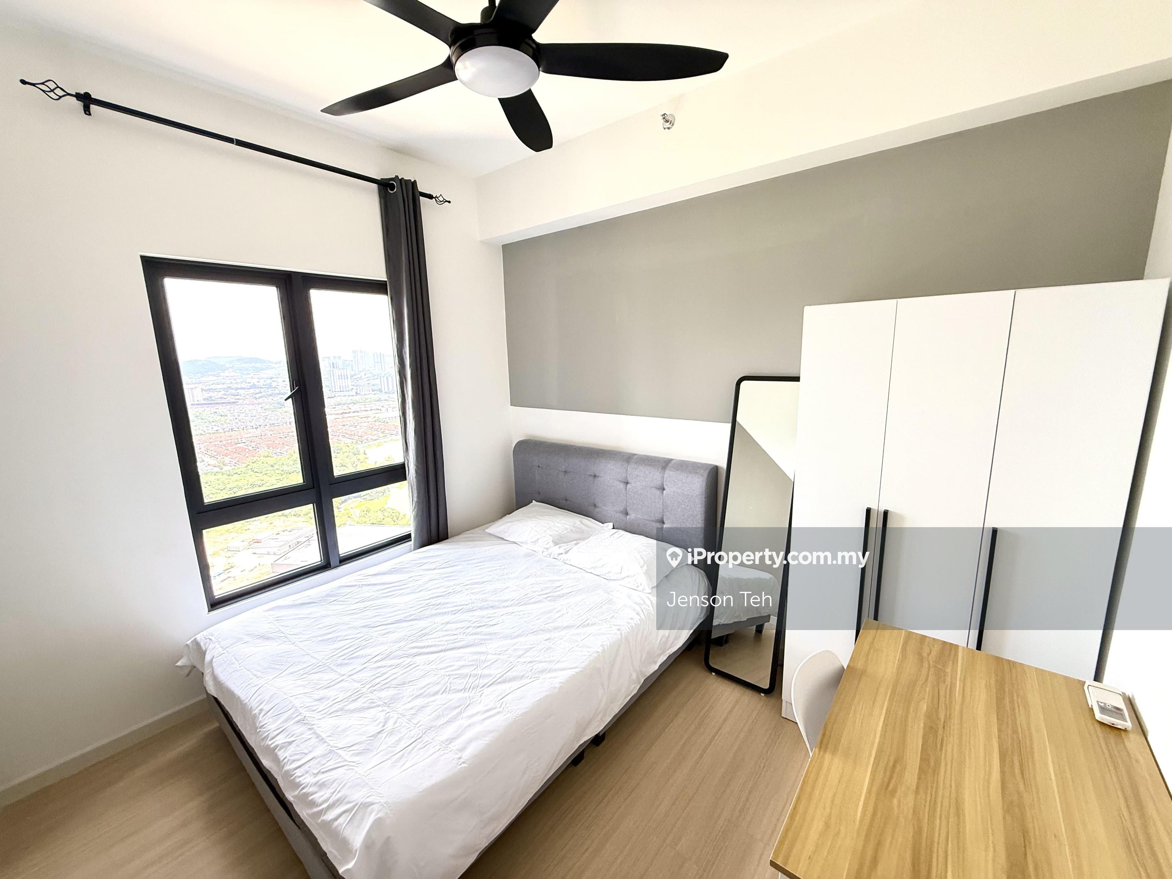 Fully Furnished Medium Room, 1st Sept Move In! Free Shuttle to MRT