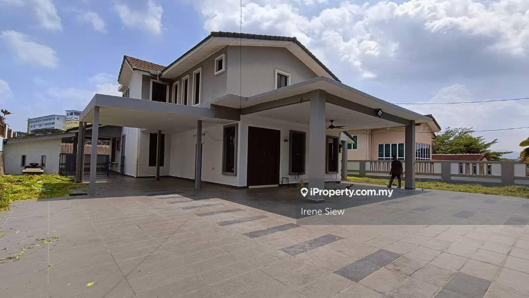 Bukit Rasah Nice  Elegant 2 story bungalow facing N E House no  1