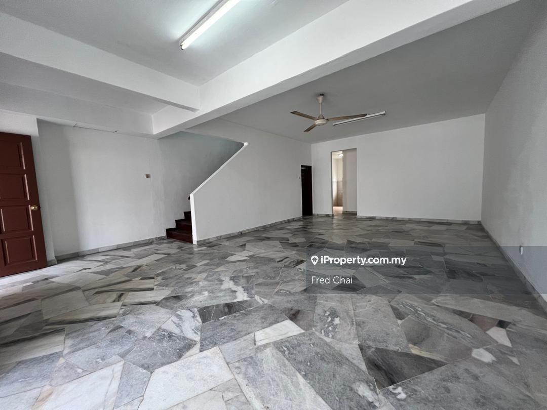C H E A P 2 sty Terrace House @ Damai Perdana