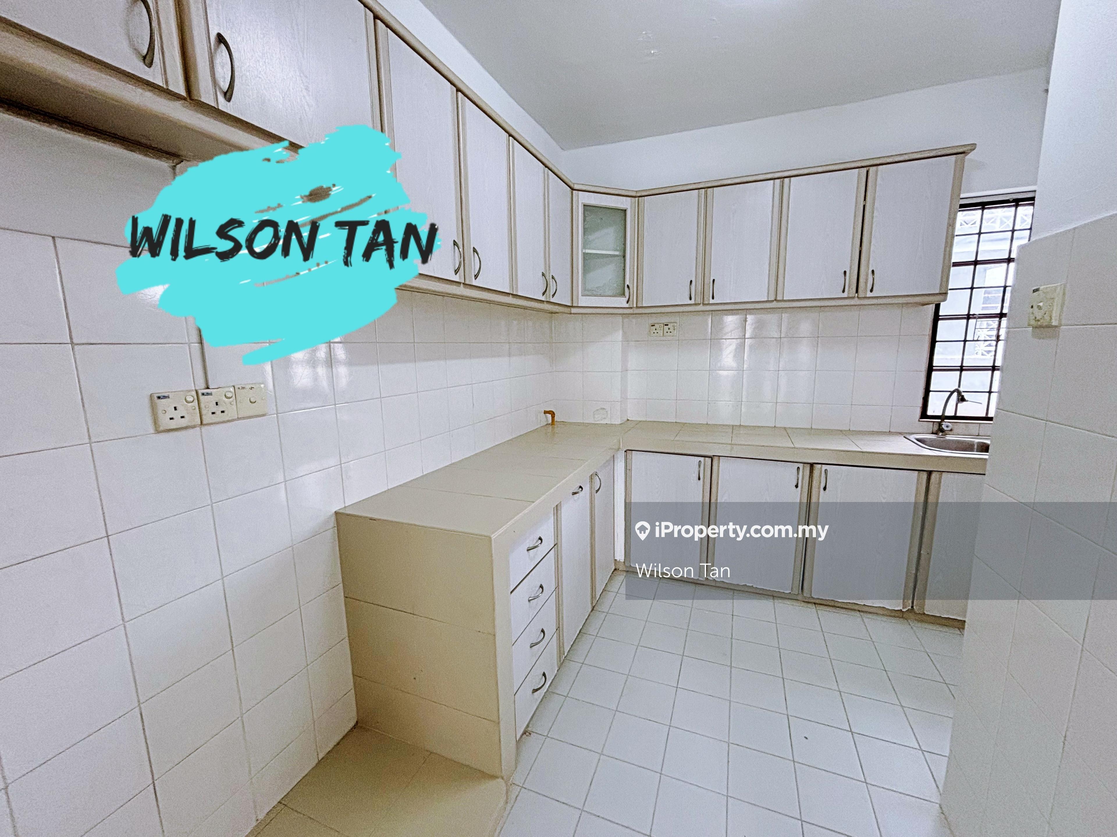 High Floor, Great View, Great Buy!