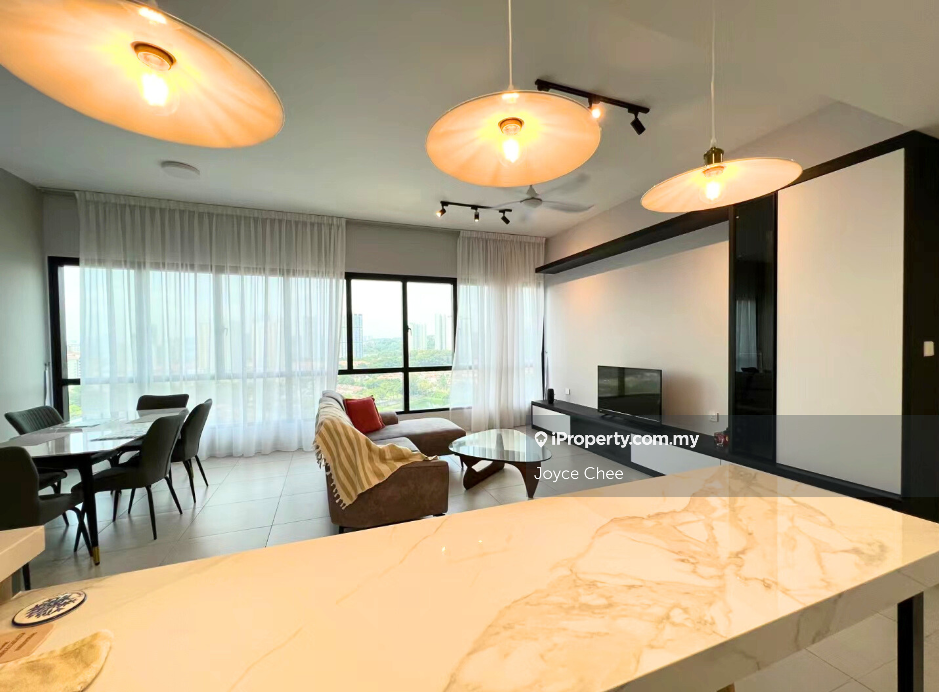 Renovated Mid High Floor Dual Key Ativo Suites