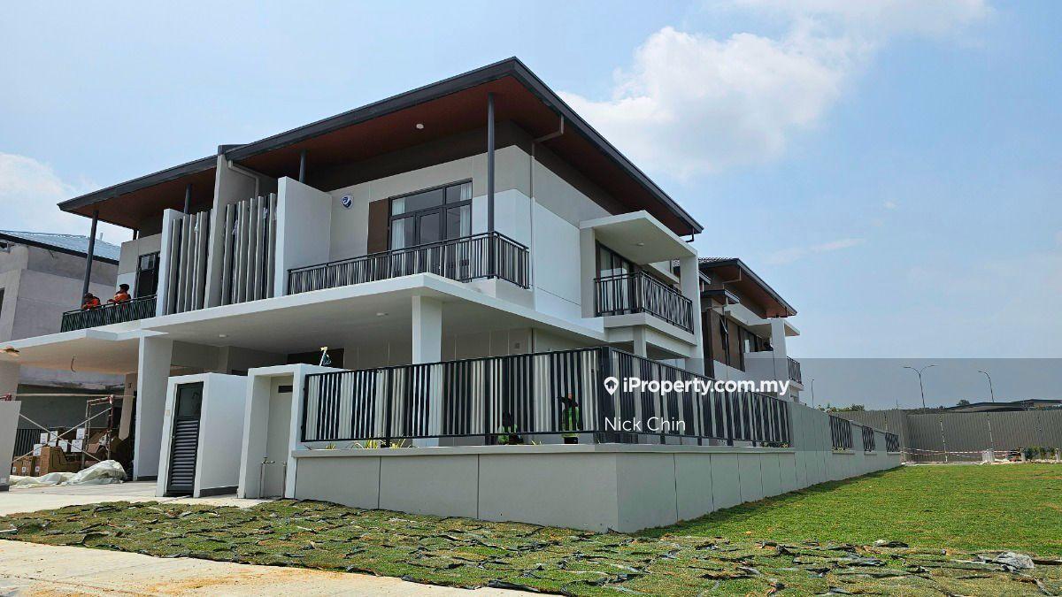 Hot & Spicy Luxury Semi-D Garden Home @ 18 mins to Tropicana Garden