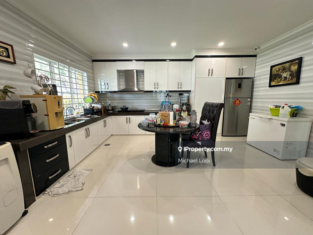 2 Storey Corner Superlink House, Bukit Sungai Long