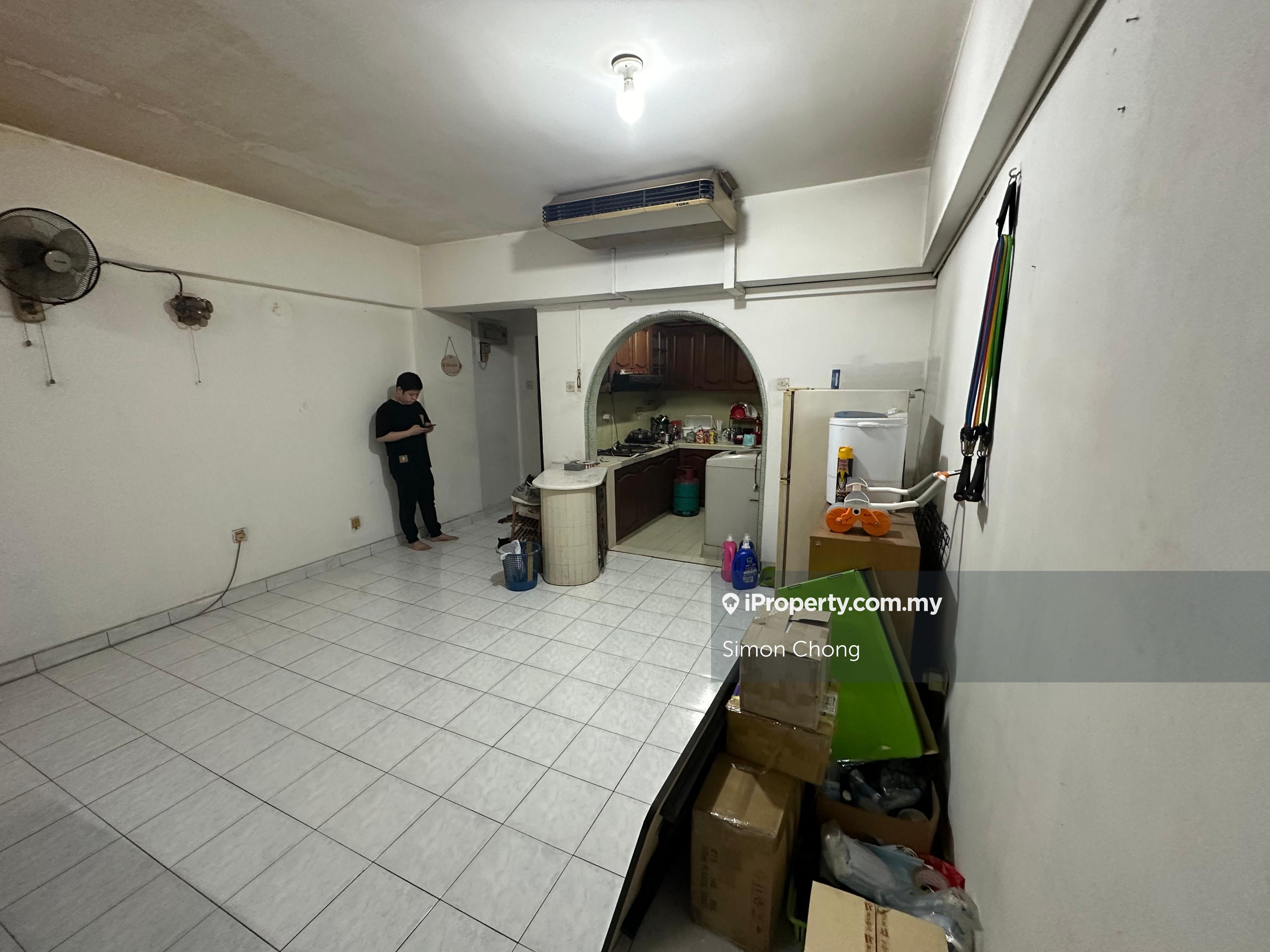 Puteri court condo for sale