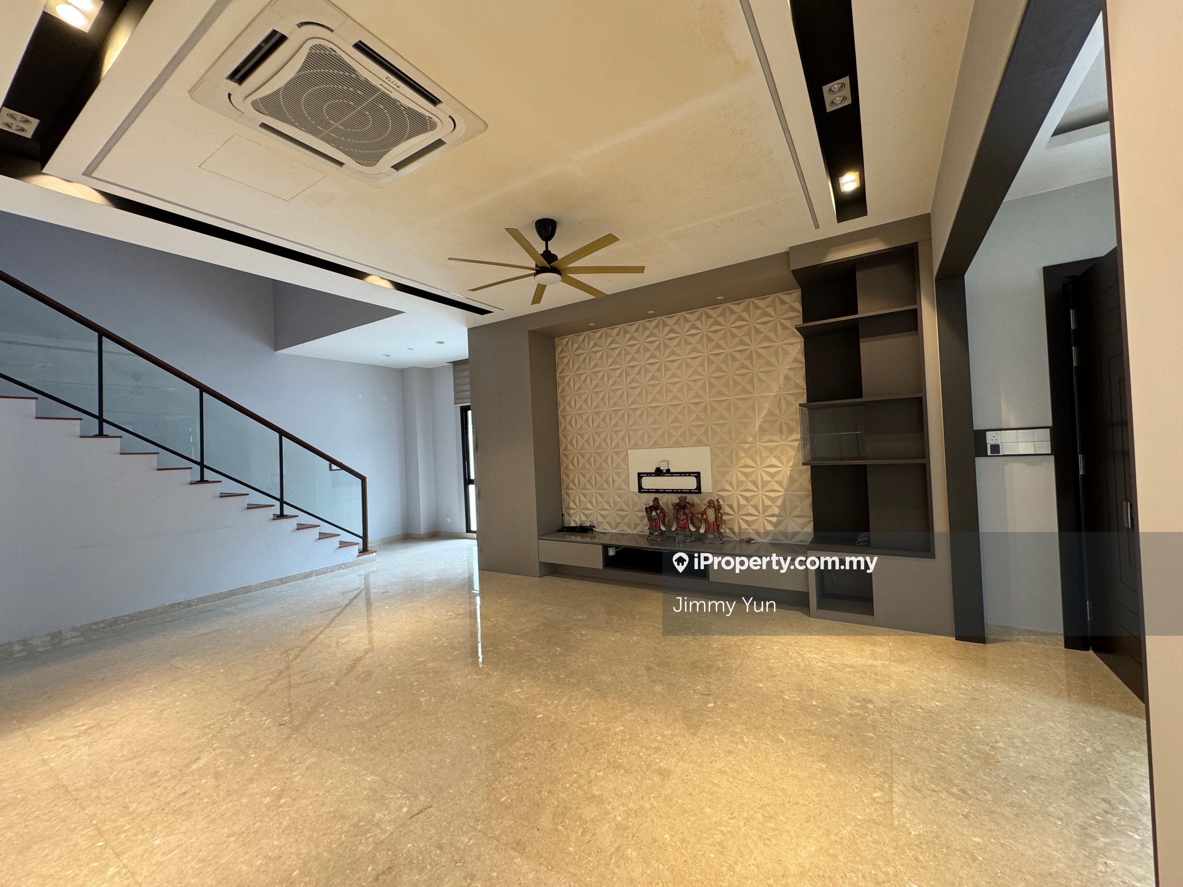Corner 3-sty semi-D @ Twin Plams Sungai Long