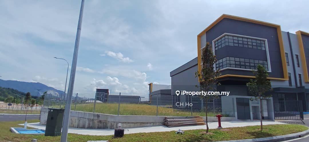 3 Storey Corner Semi Detached Factory at Xme Business Park Nilai For R
