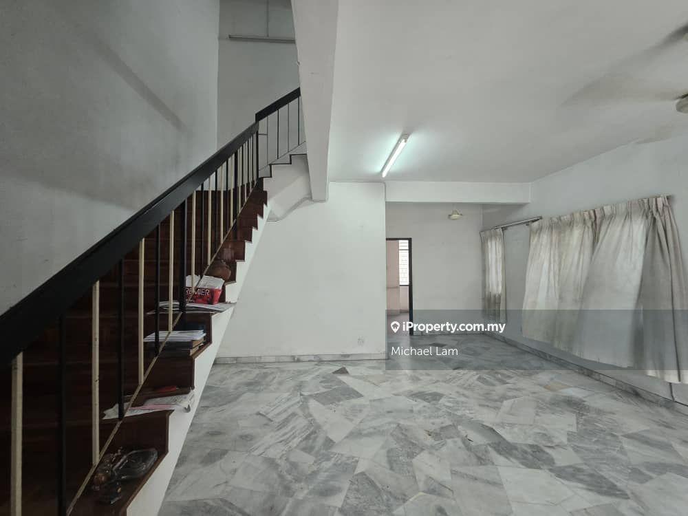 Terrace house end lot  for Rent
