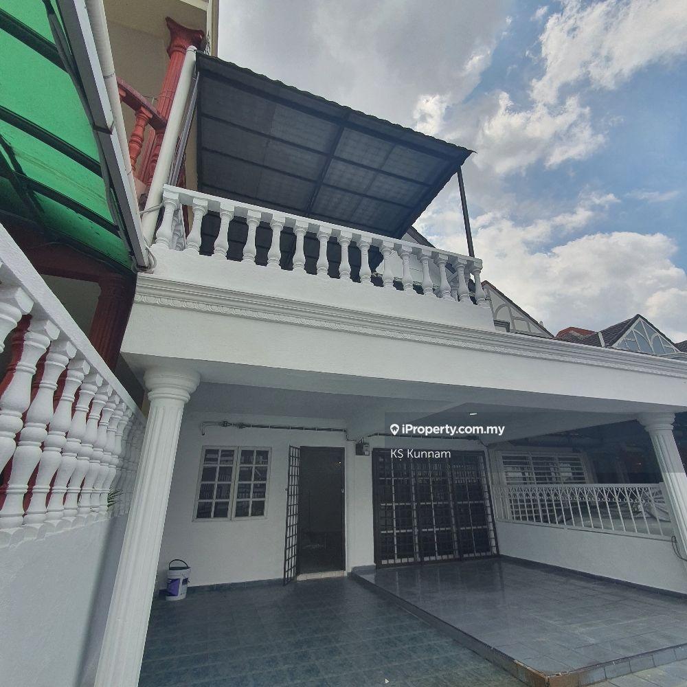 Good price usj subang renovated house at 830k