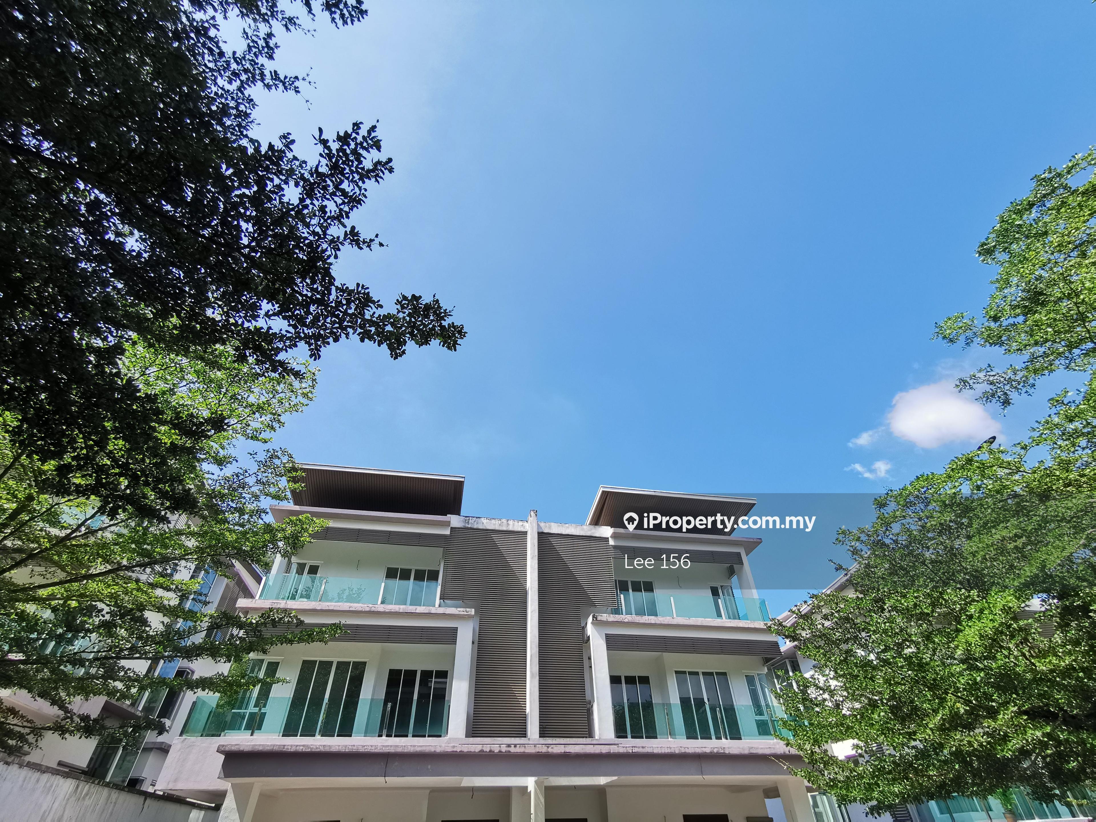 Free hold Semi-D house with private Lift for Sale