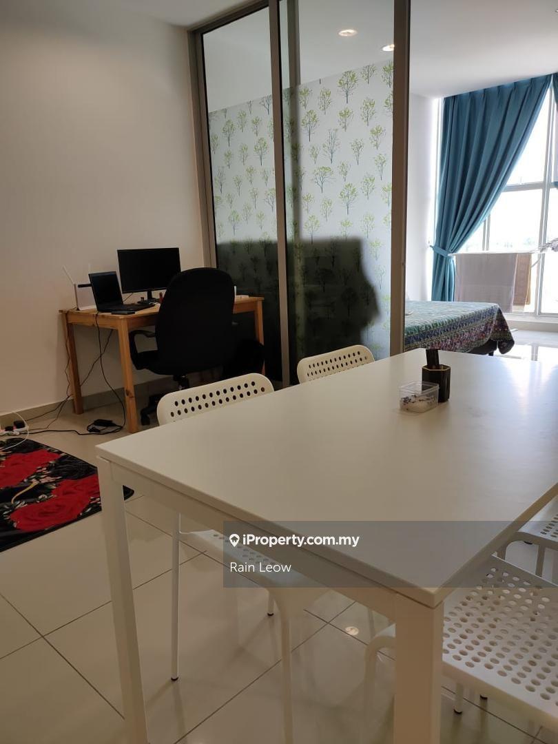 3 Elements Serviced Residence At Taman Equine For Sale!