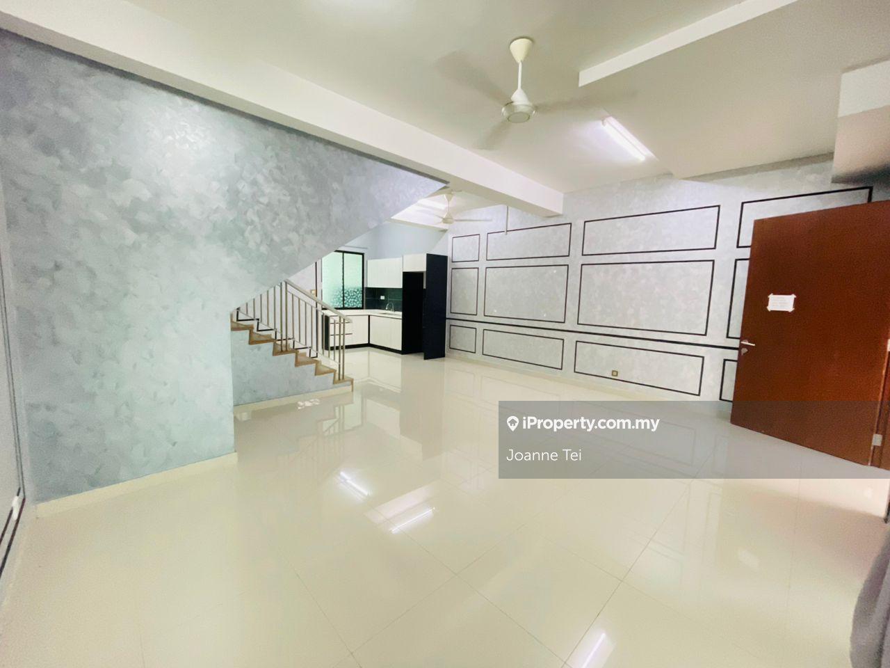 Terrace house for Sale