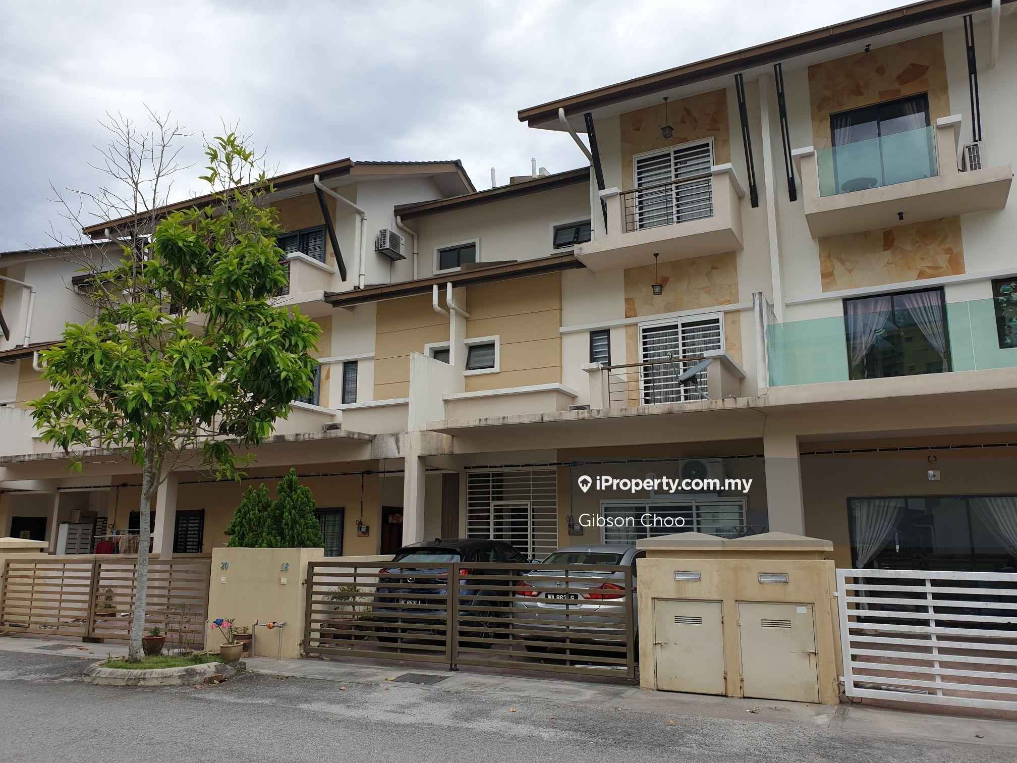 2.5 storey house for sale in mahkota cheras.