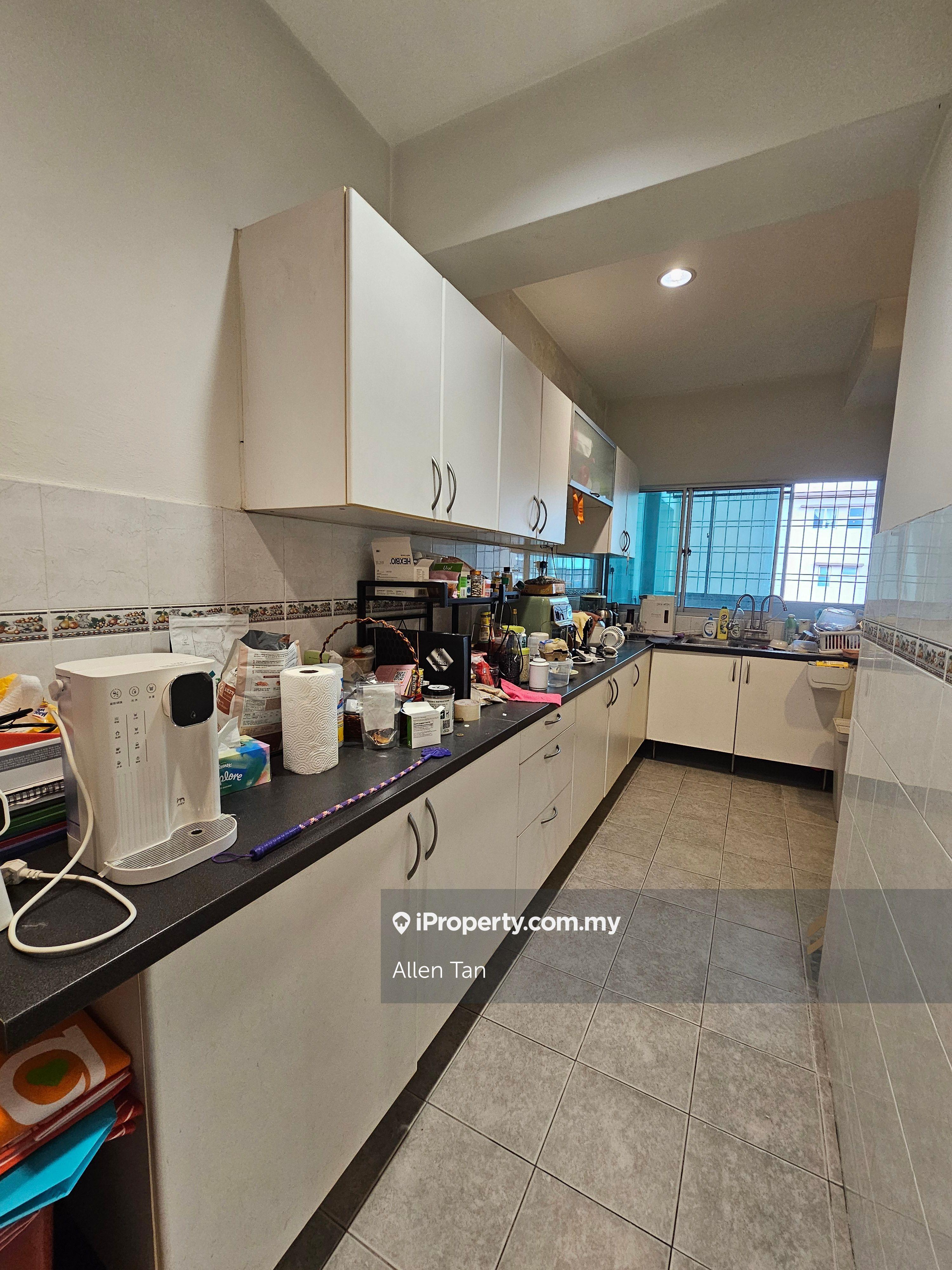 Kelana Mahkota Condo, 1260sf, Partly, 1cp, Kelana Jaya, LRT, PJ