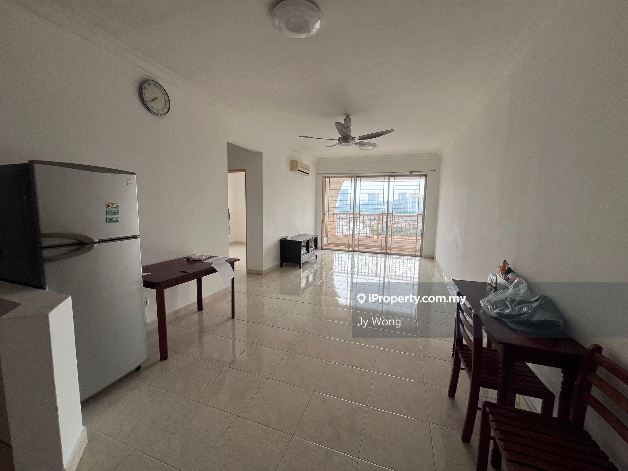 3 Room, 2 Parking, 1019sf