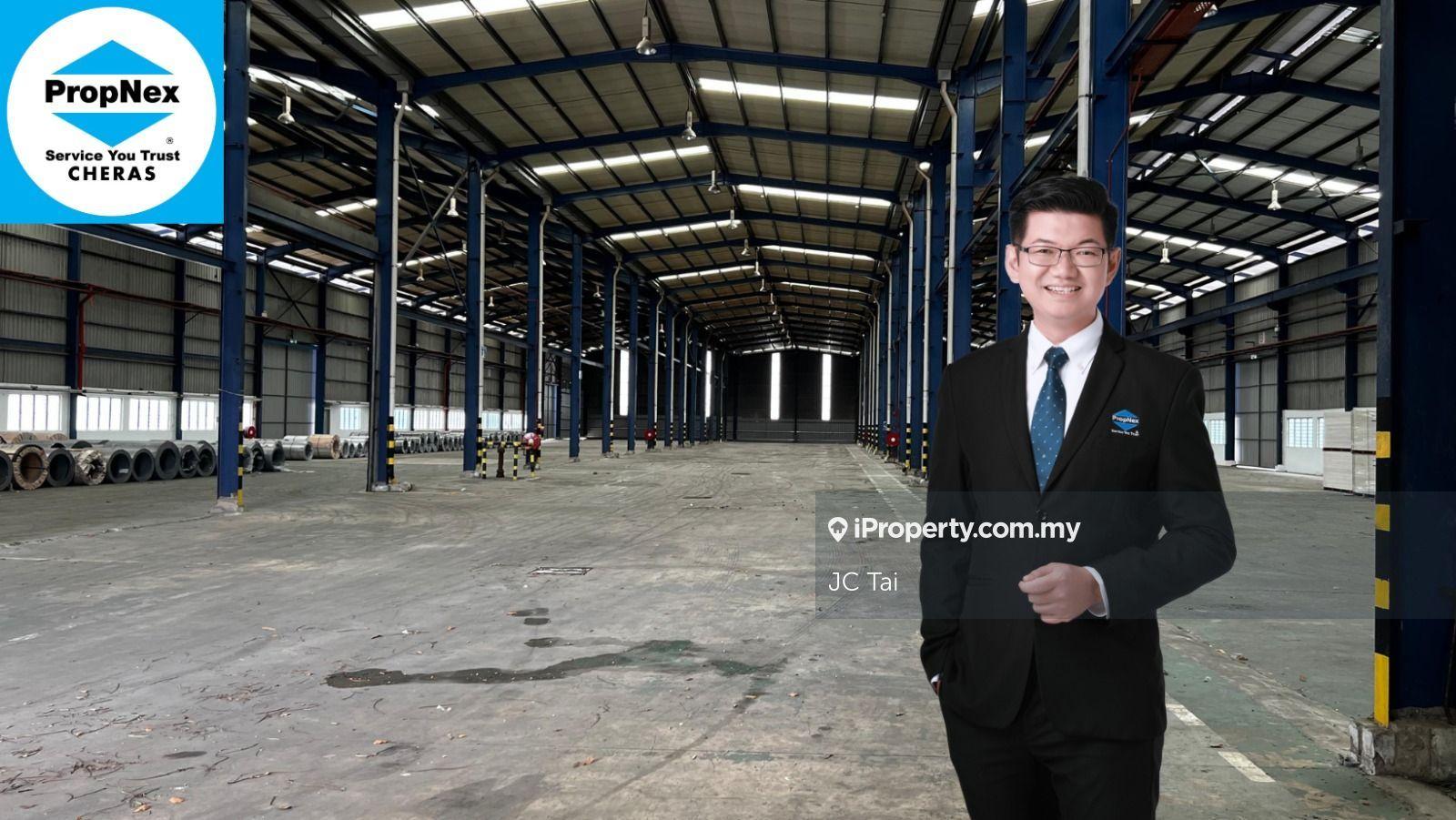 1.5 Storey Link Factory with high ceiling For Sale @ Usj1 Subang jaya