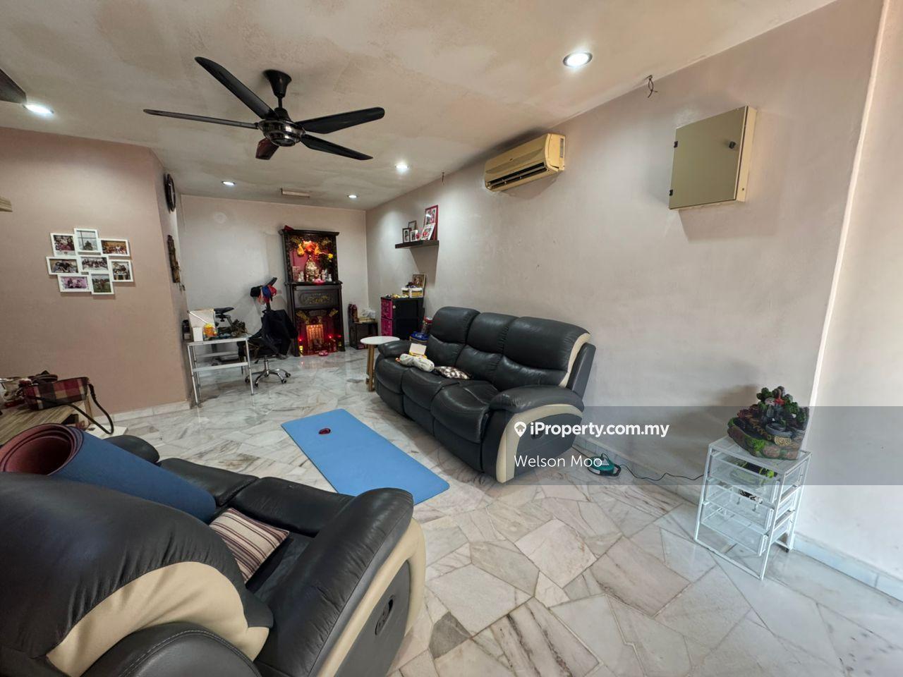 Double Storey Terrace @ Well maintained @ Renovated