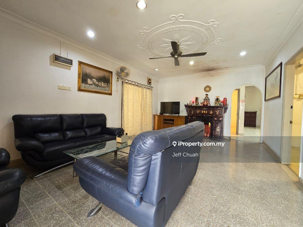 Single Storey Corner House 