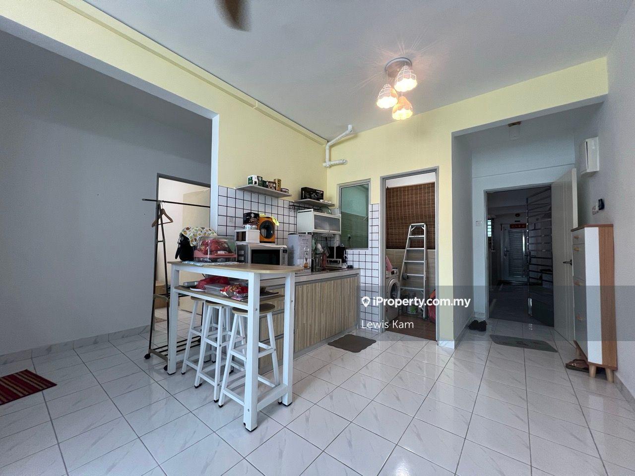 Renovated High Floor Unit