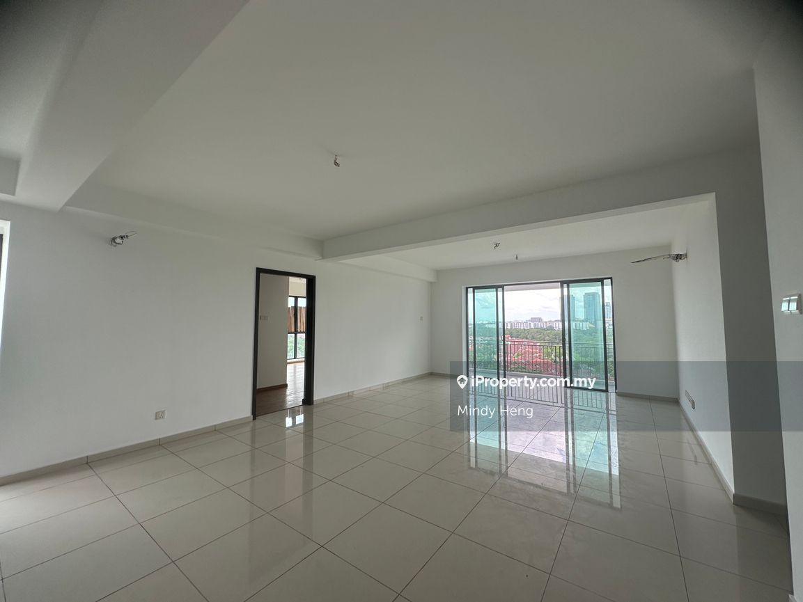 Ponderosa lakeside luxury apartment, sky landed unit for sale 