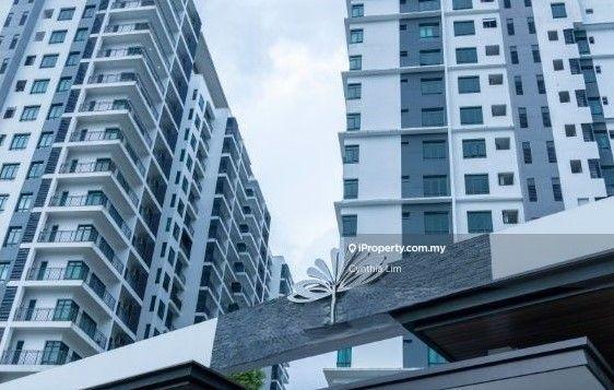 Sapphire On The Park Condominium Corner 3 bed Unit