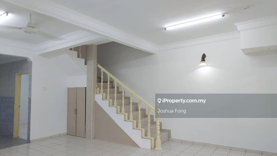 2-storey terrace house in Puncak Jalil