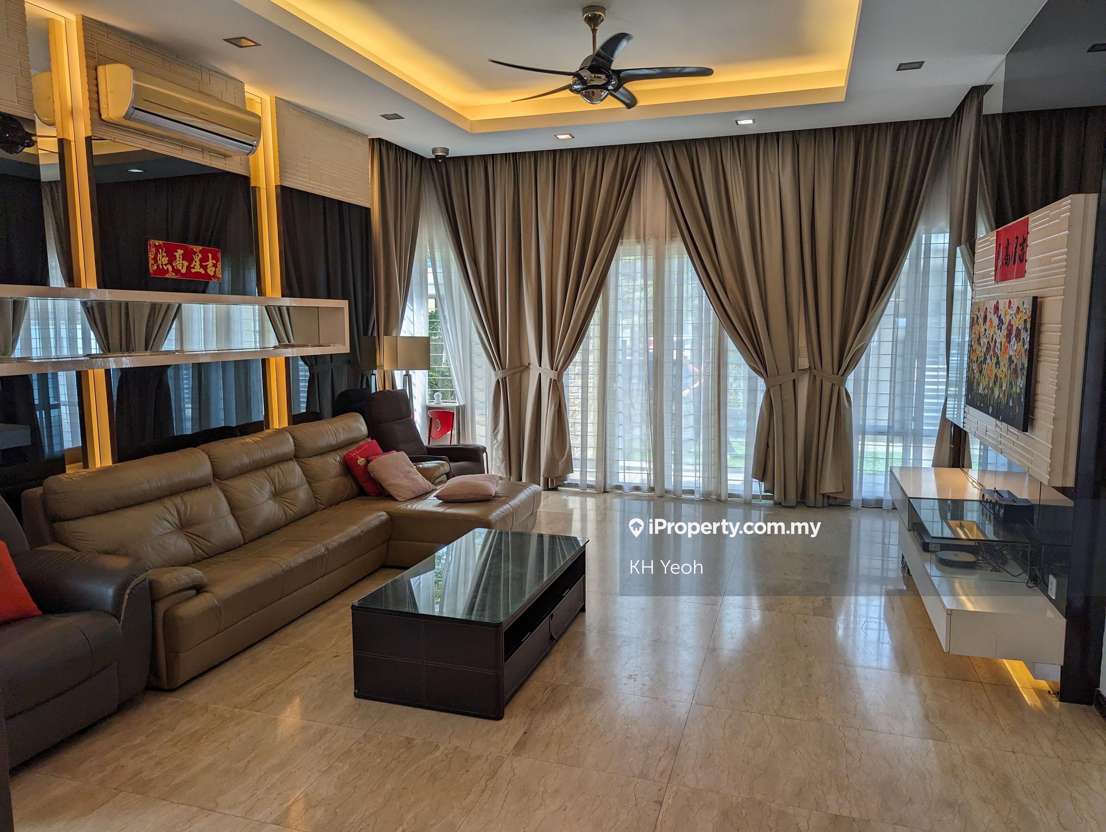 6 rooms with 5 bathrooms offering 4,100 sq ft with ample parking space