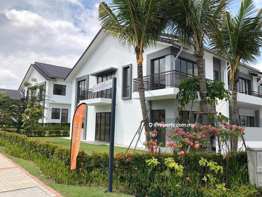 Freehold 2 Sty Terrace (2097sf) @ Diamond City Semenyih