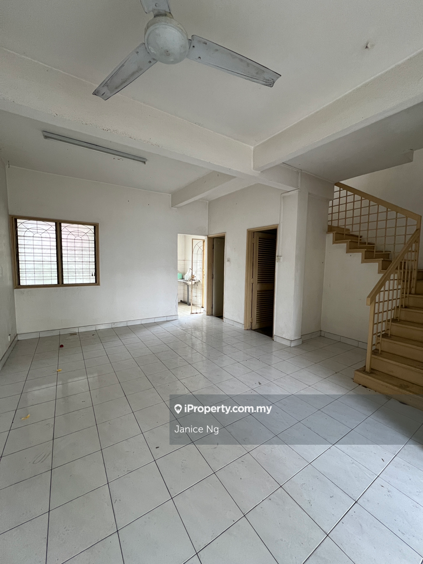 Usj6 2 storey house for sale