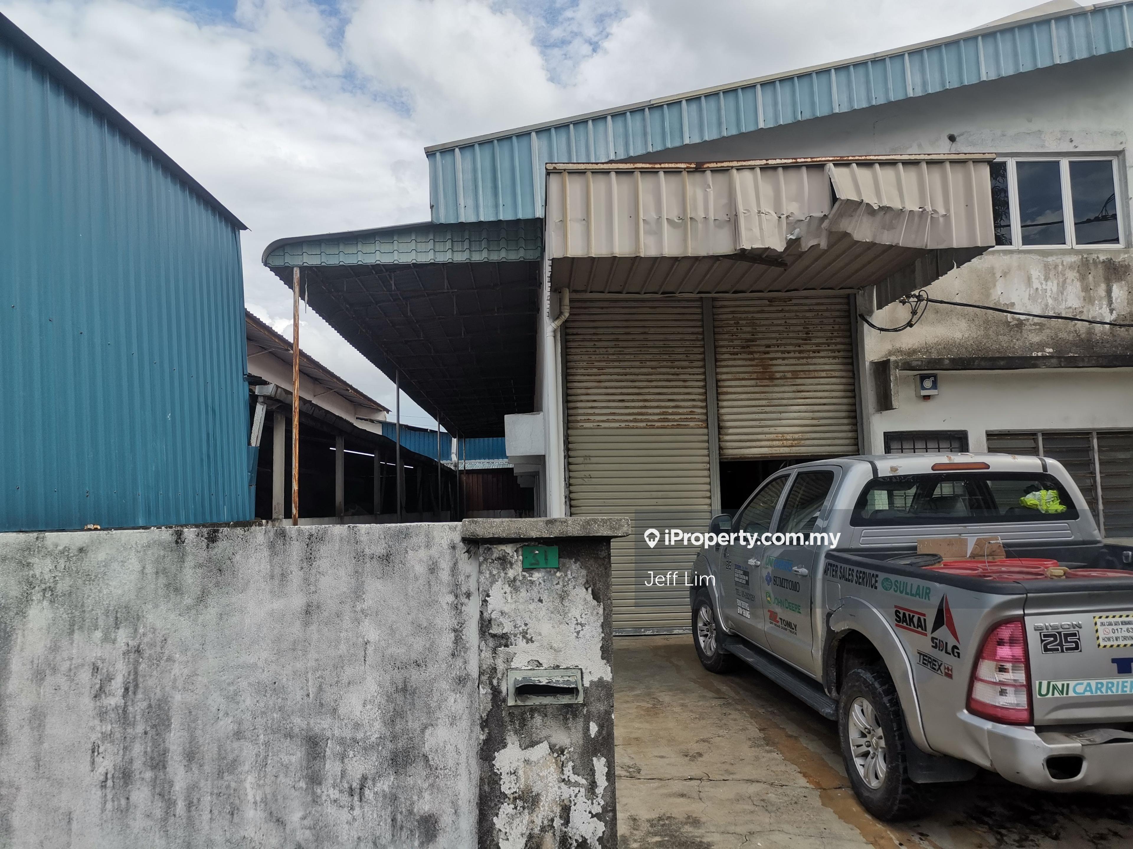 Semi Detached At Kawasan Perindustrian Pengkalan