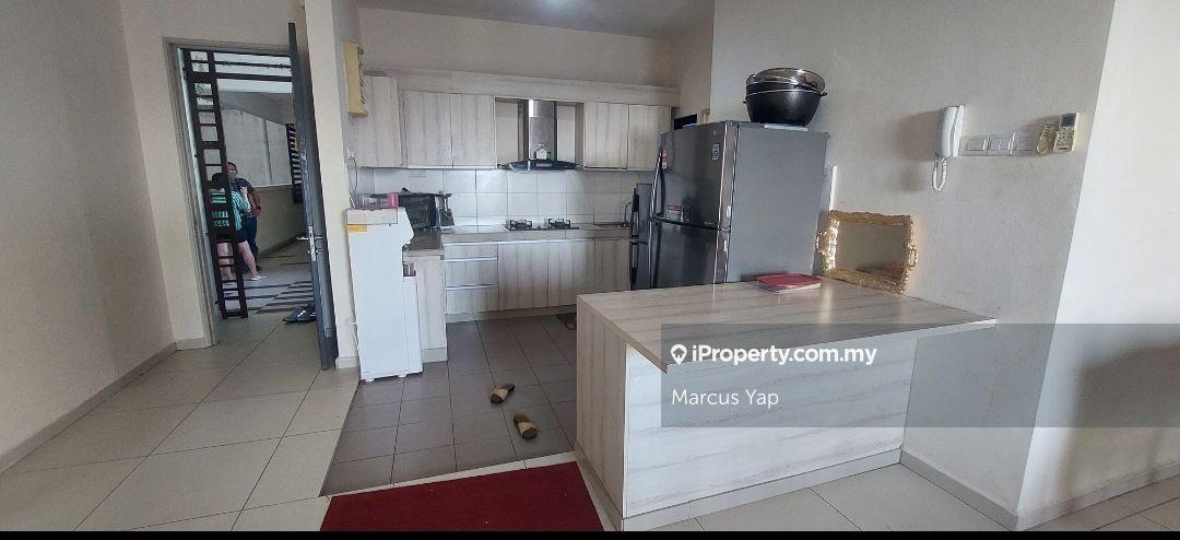 High rise Corner unit sell below market price, many units on hand