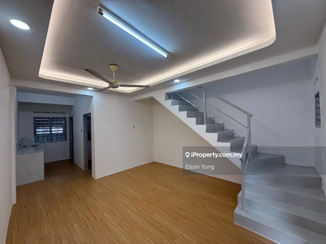 Taman Sri Nilam, Tangkak, Double Storey Medium Low Cost 14x52