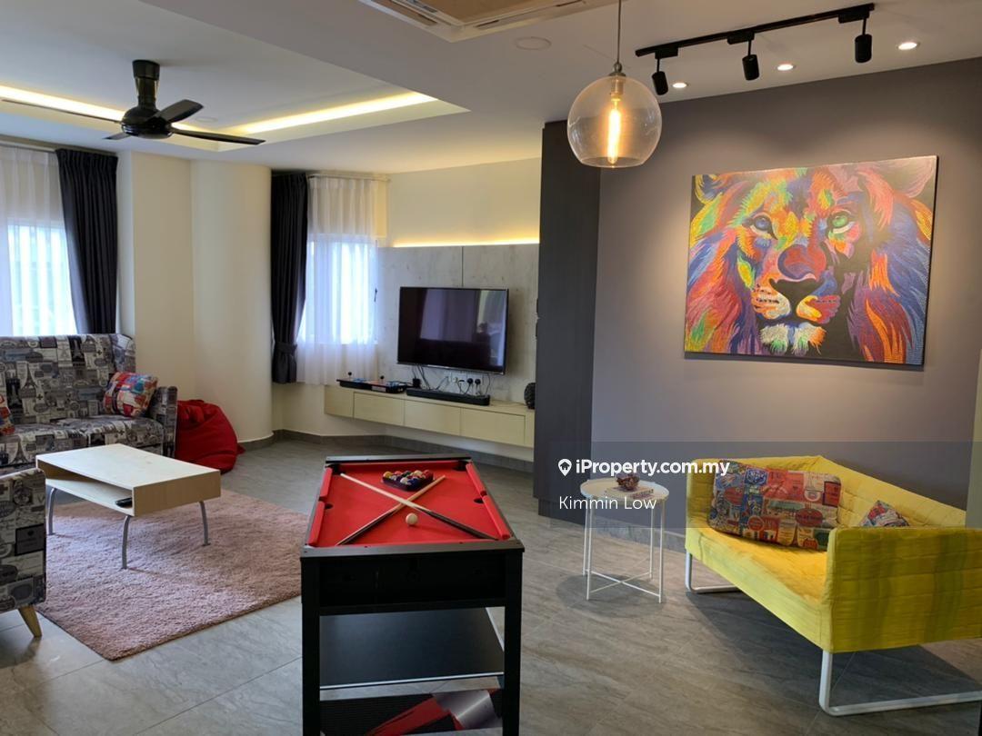 Jelita Court For Rent