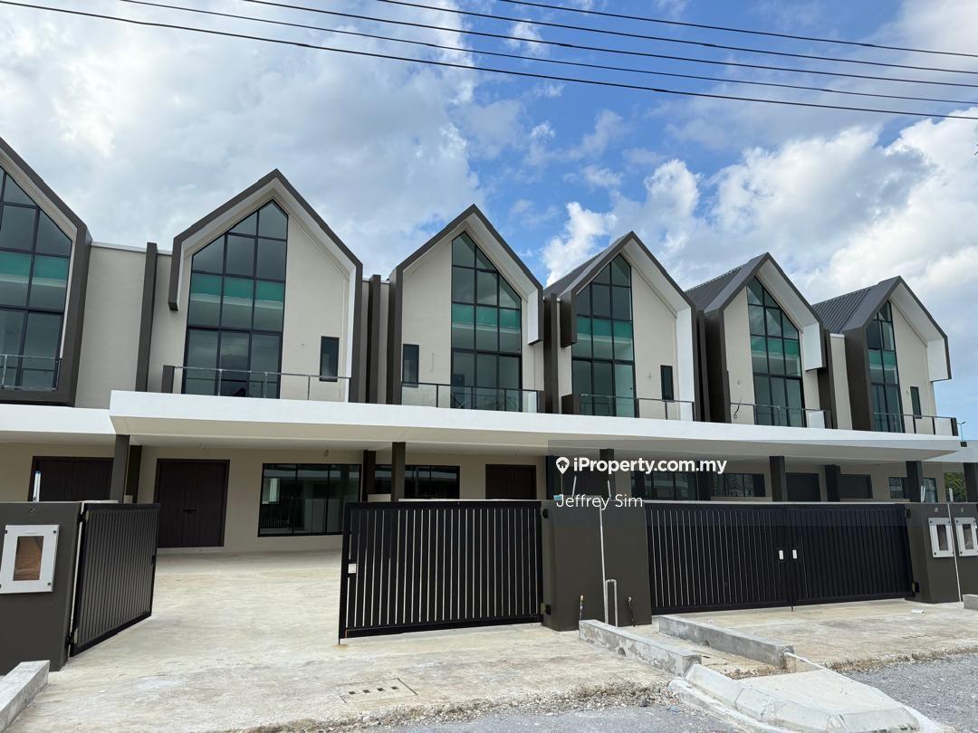 Move In Soon! New Double Storey Terrace @ Batu Kawa 