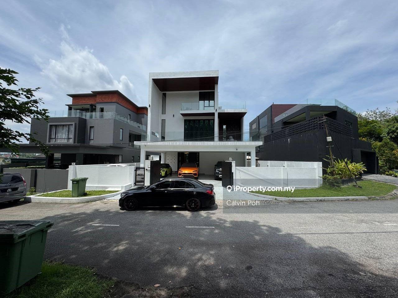 Tastefully Renovated Bungalow w/ Pool Country Height Kajang For Sale