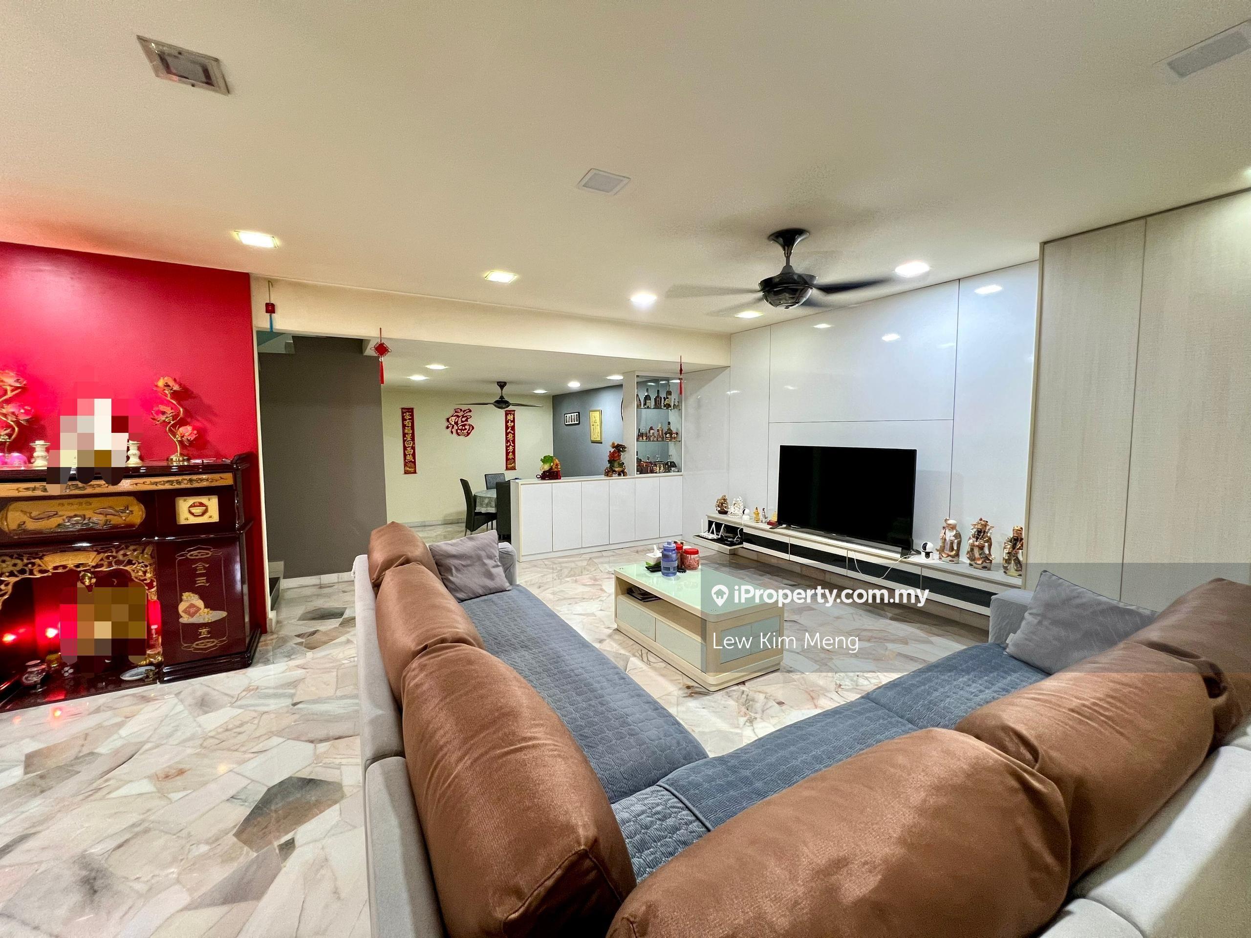 Freehold & Renovated / Taman Bukit Maluri 2sty