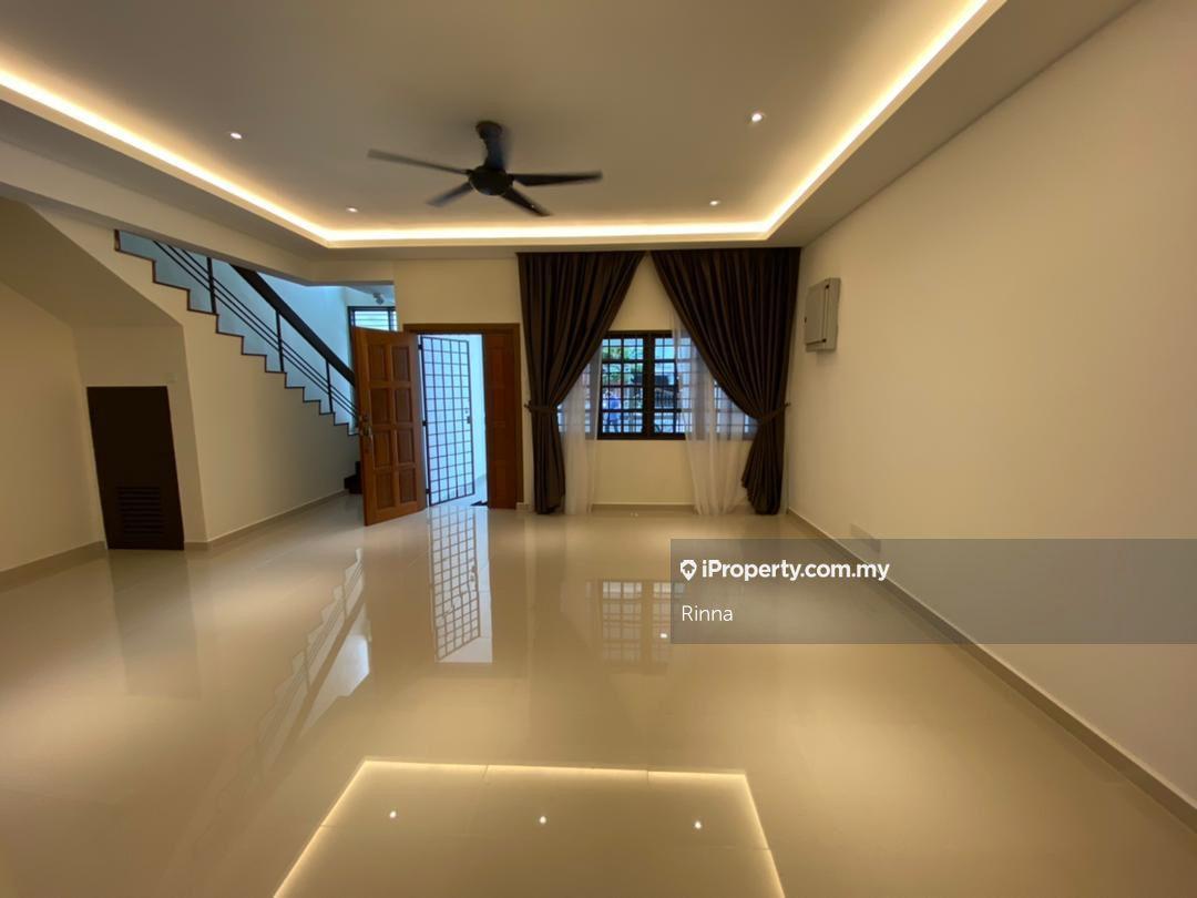 End lot Damansara Height (Lorong Setiajasa) for rent 