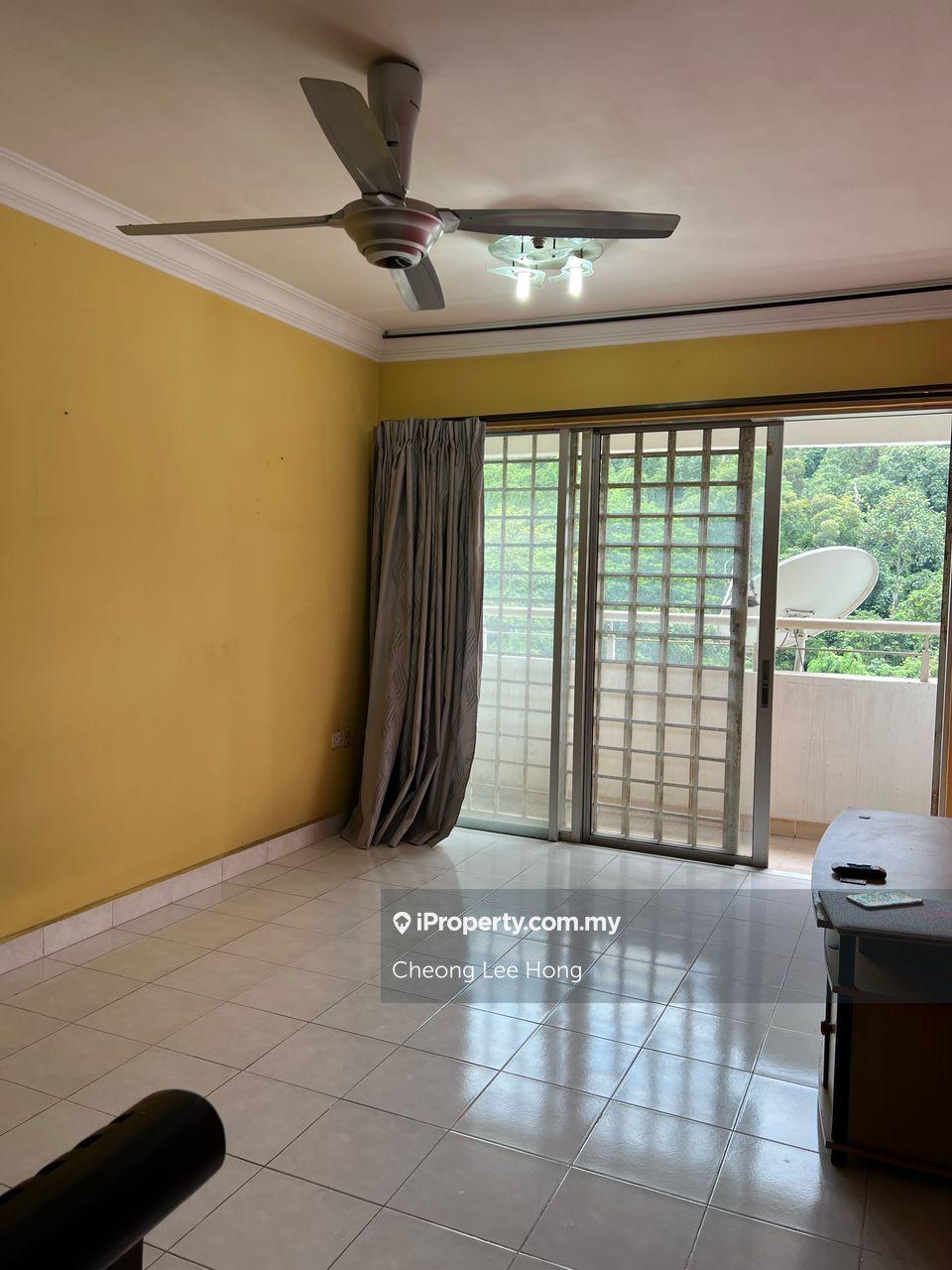 Flora Damansara Flat