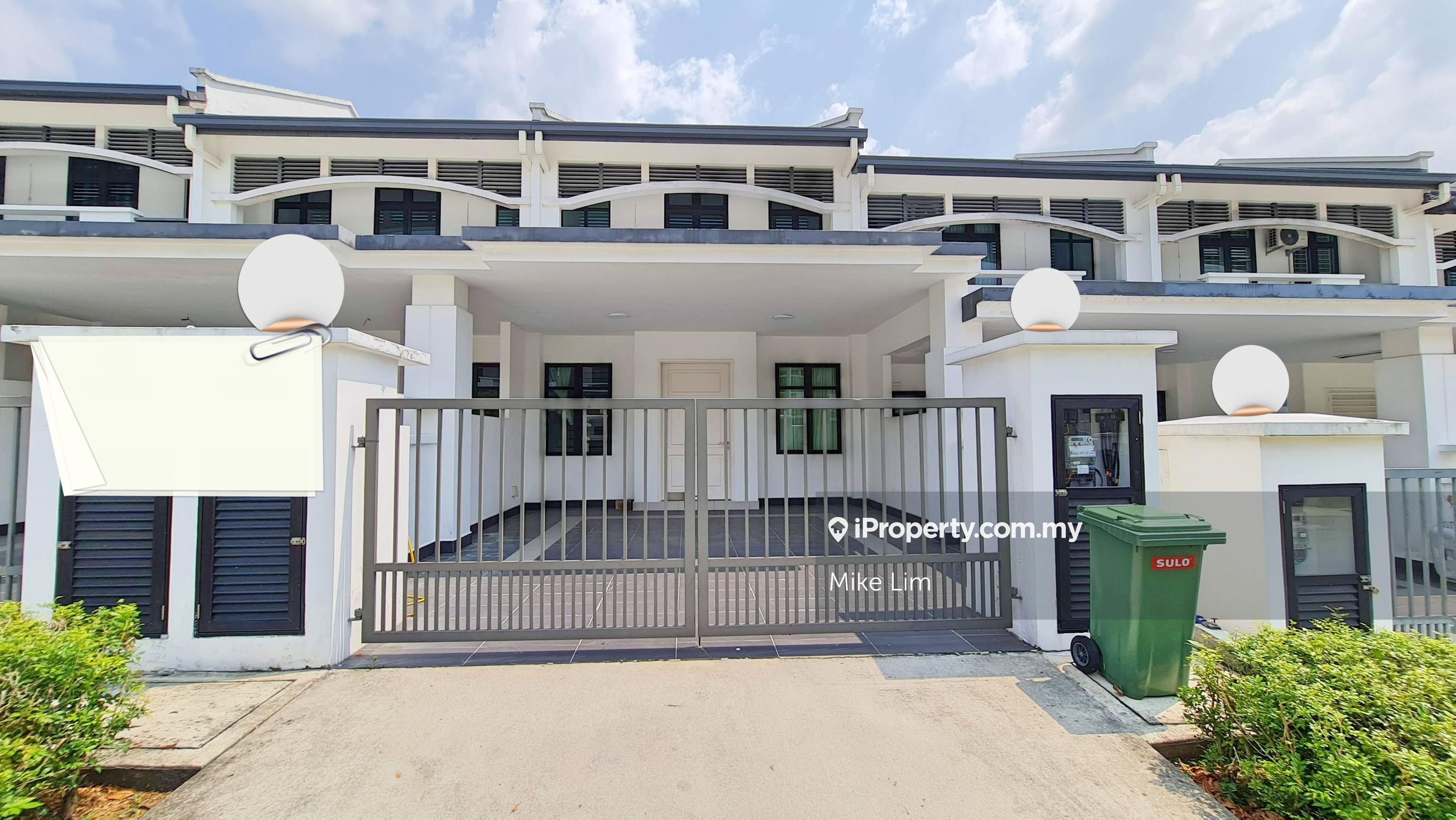 New Repaint Partly Furnished 2sty house Eco Majestic Cradleton Semenyi
