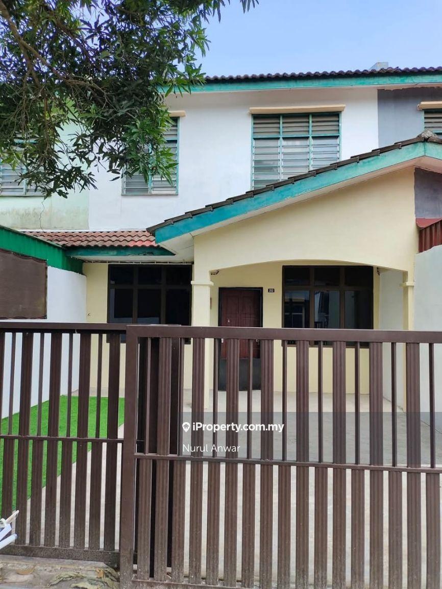 Teres 2 Tingkat Bandar Amanjaya (Zon Anggerik), Sg Petani.