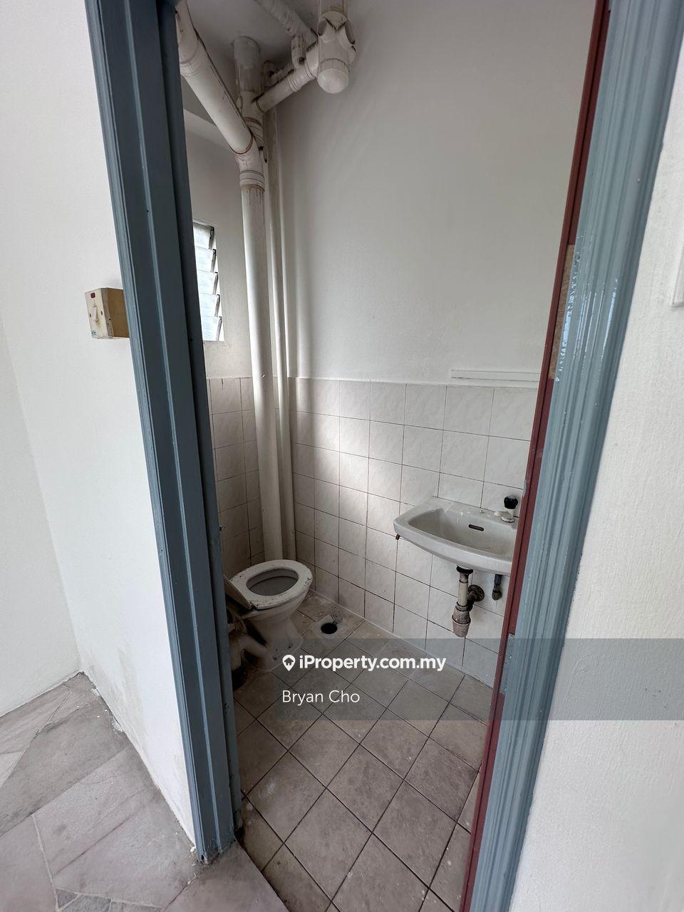 City Height apartment Corner 100%Loan low depo 850 sf Kajang