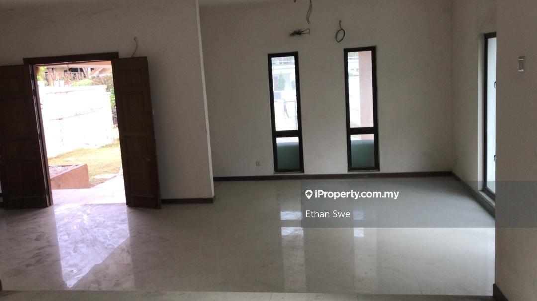 Putra Residen Bungalow@Bukit Rahman Putra 5 Freehold Gated & Guarded,