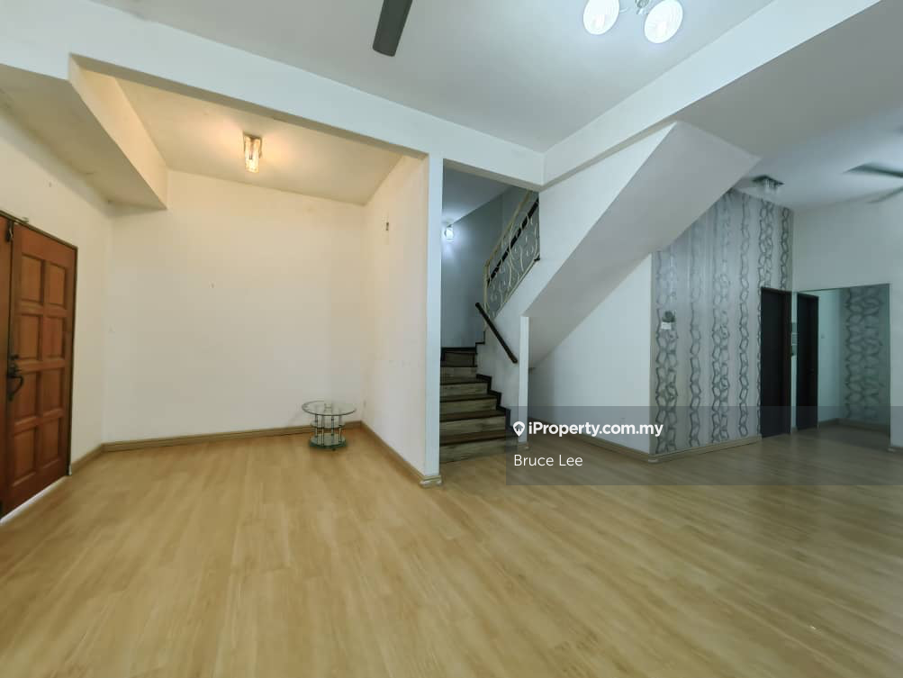 For Sale:Double Storey Terrace Corner Lot near Lotus Mergong