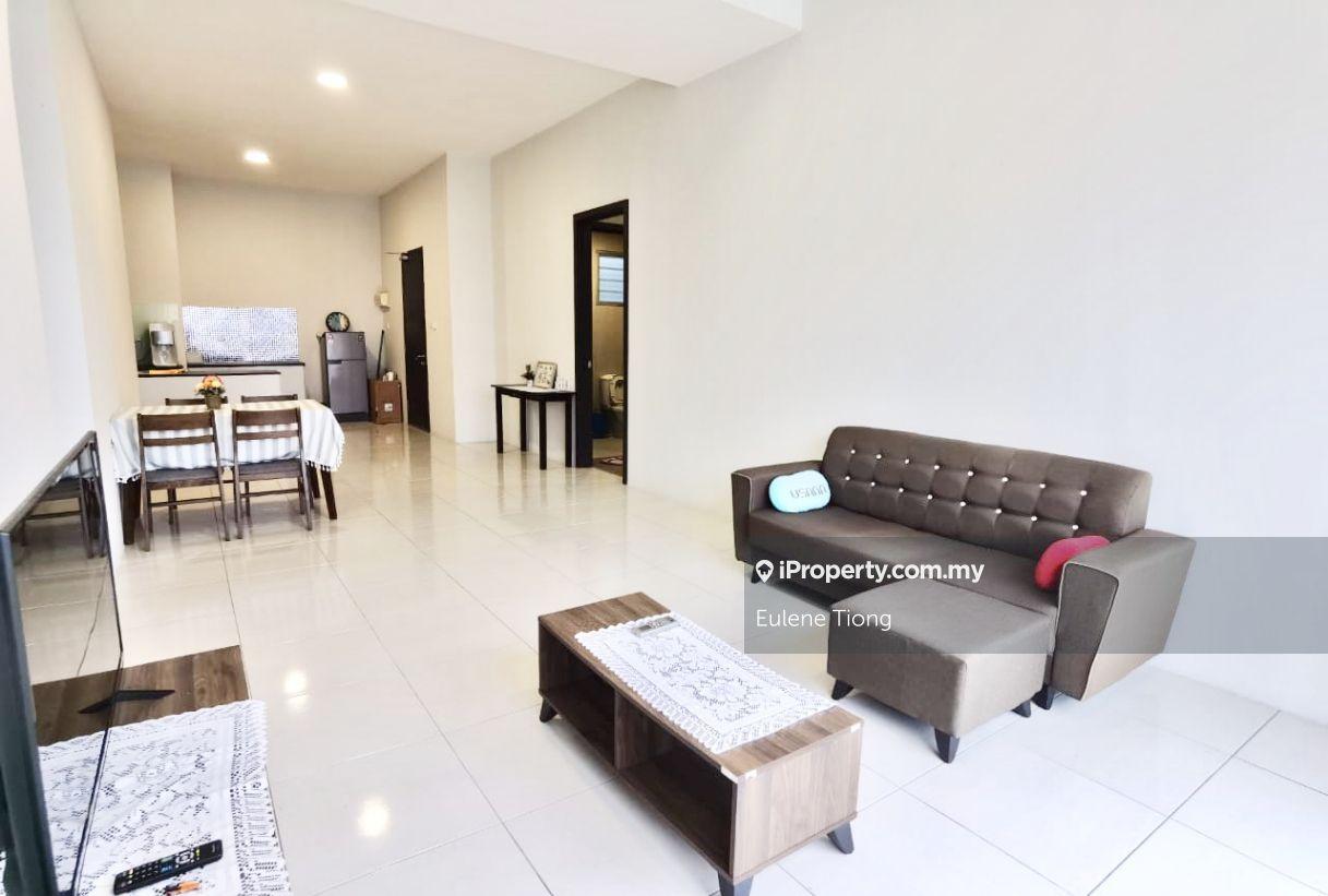 Liberty Grove Apartment - Rm 1800 only 