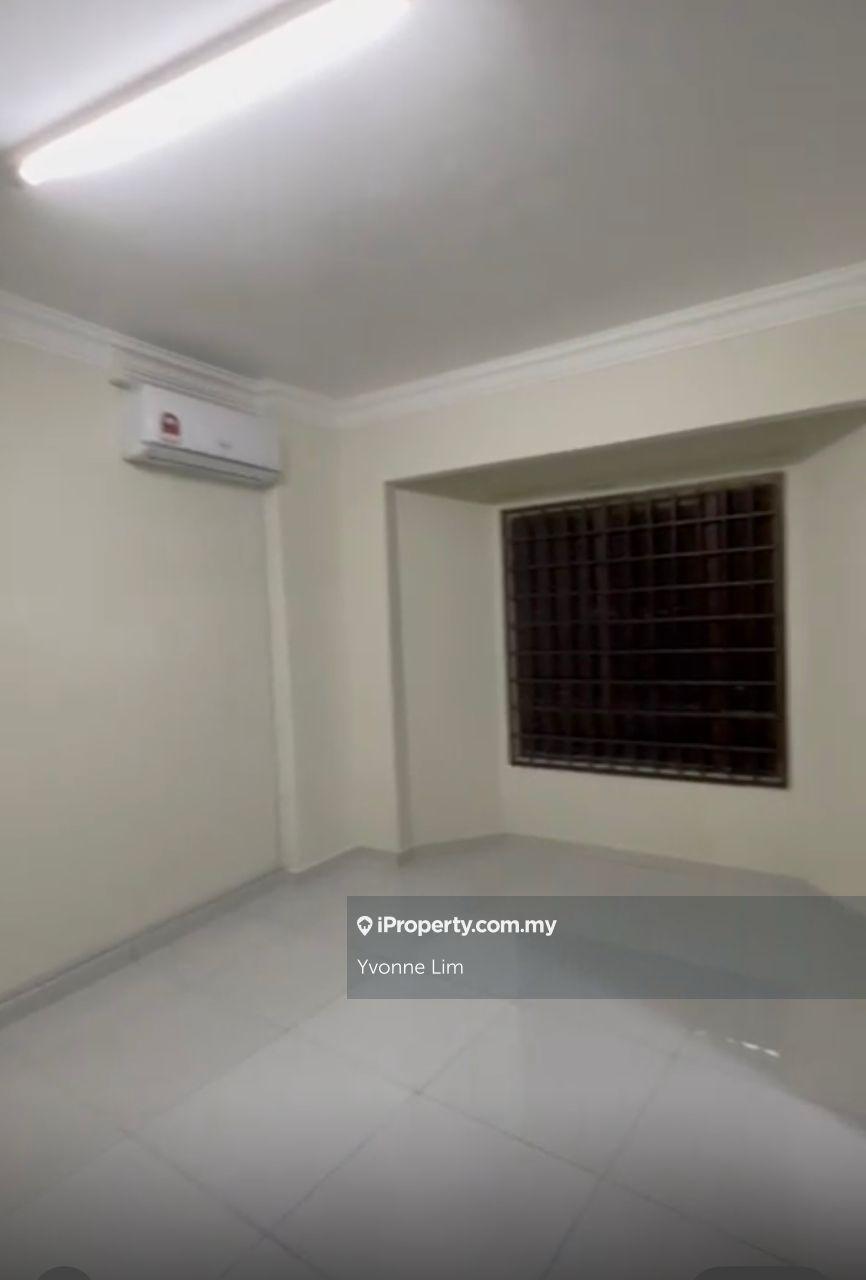 Seri Mutiara, Seri Alam, 3 bedrooms, basic fitting, gng
