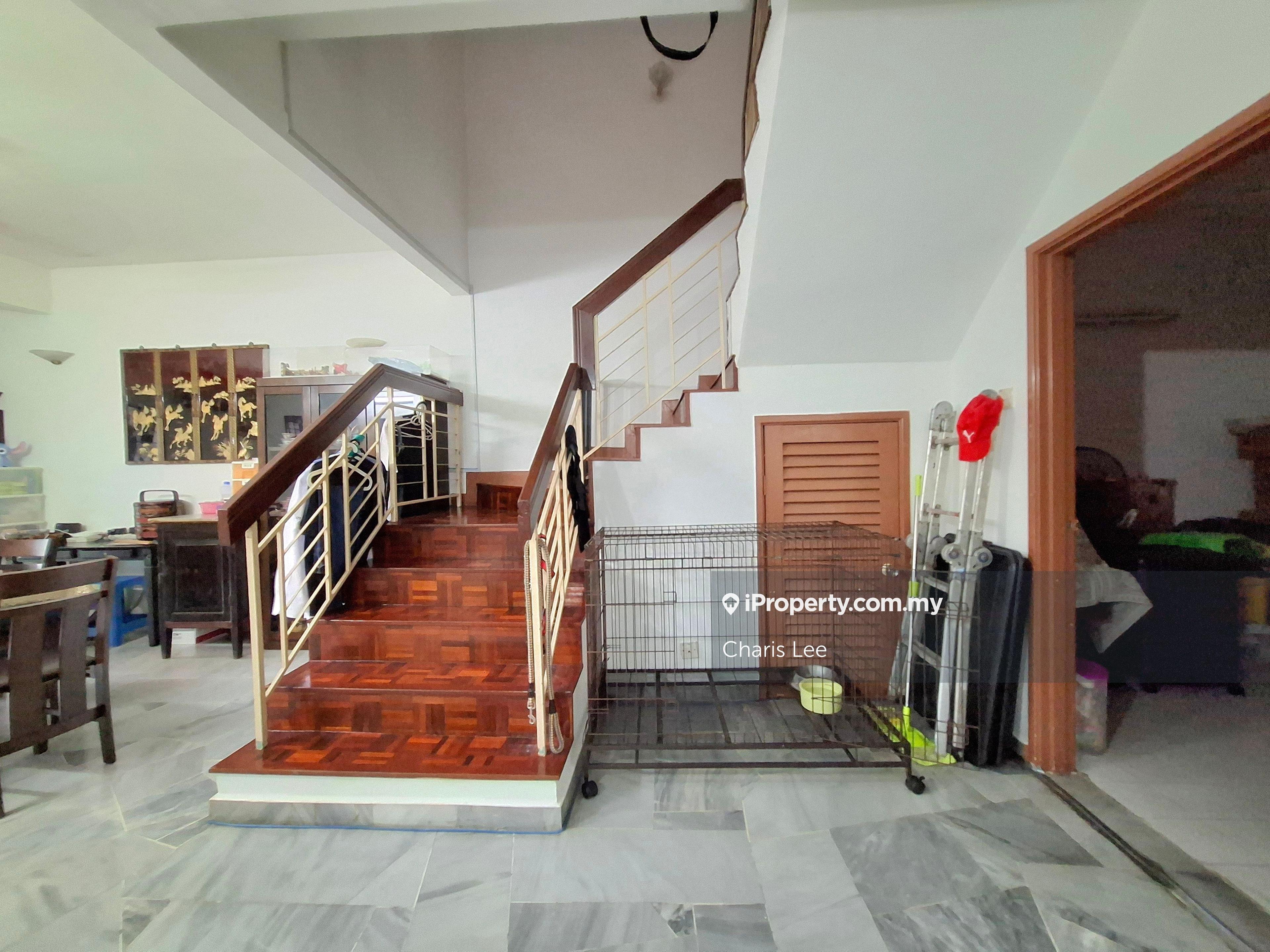 Excellent location at Bu3. Near One Utama, MRT and LRT station.