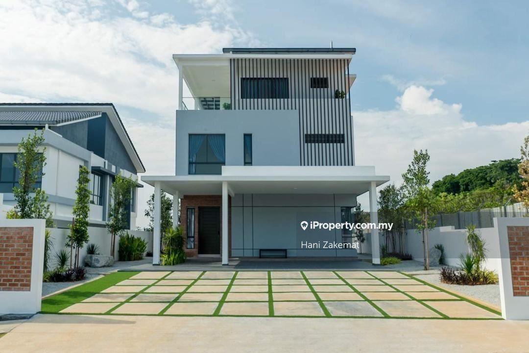 Country Villas Semi D For Sale !!