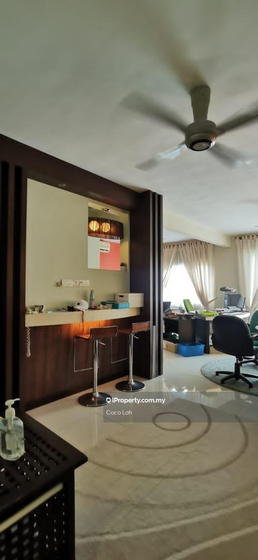 Luxury Duplex partly furnished unit for Rent 