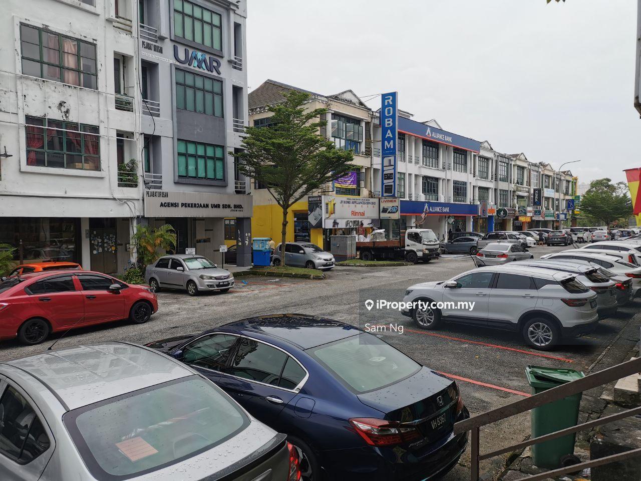 USJ 9 Subang Jaya 3 Storey intermediate Shoplot For Sale
