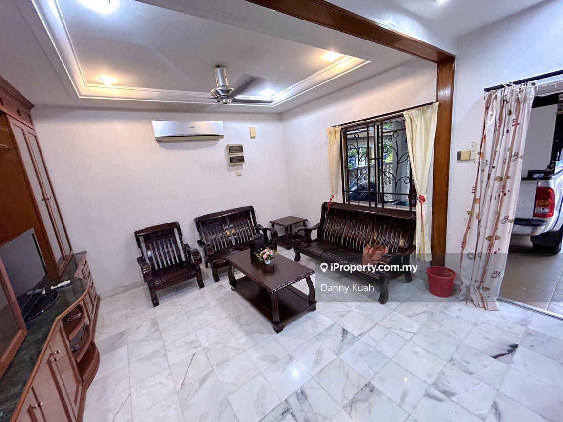 Freehold Taman Paya Emas Cheng 22x75 Double Storey Terace Melaka Lutos