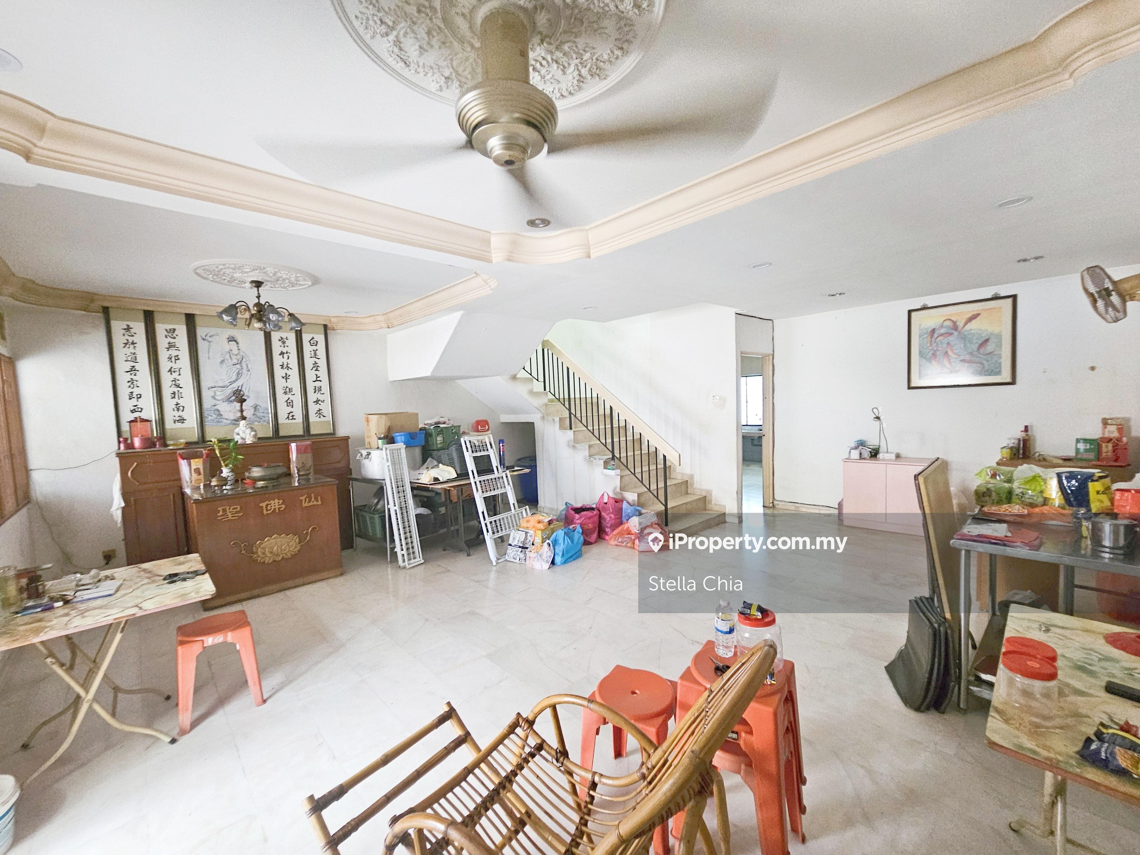 2 Sty Terrace/ Fully Extended Upper Bedroom and Kitchen /5 Bed 4 Bath